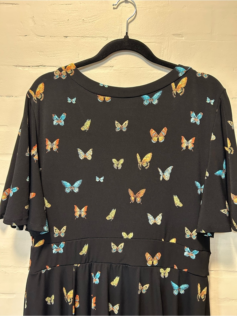 Torrid Black Butterfly V-Neck Flutter Sleeve Dress Size 1 (14-16) - Picture 6 of 7